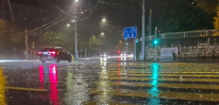Burze, grad i fala upałów. IMGW ostrzega przed niebezpieczną pogodą