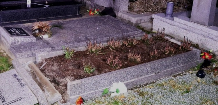 Cela plus! W ramach zabawy sylwestrowej... zdewastował groby