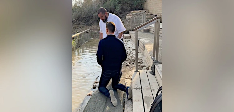 Patryk Jaki odnowił przyrzeczenia chrztu w Ziemi Świętej. Podzielił się nagraniem w mediach