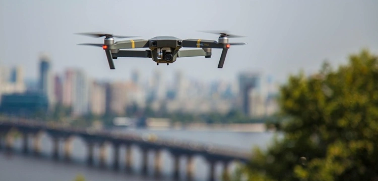 Ukraina. Polak zatrzymany za handel dronami z transportów humanitarnych