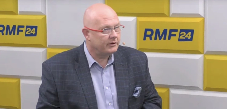 Nie będzie 800 Plus? Gramatyka: To nieracjonalne rozrzucanie pieniędzy