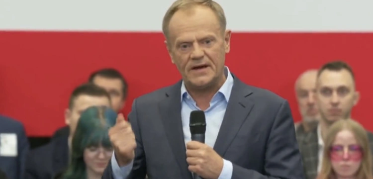Tusk o „klienteli” PiS-u: „chleją”, „biją dzieci” i „nie zhańbili się pracą”