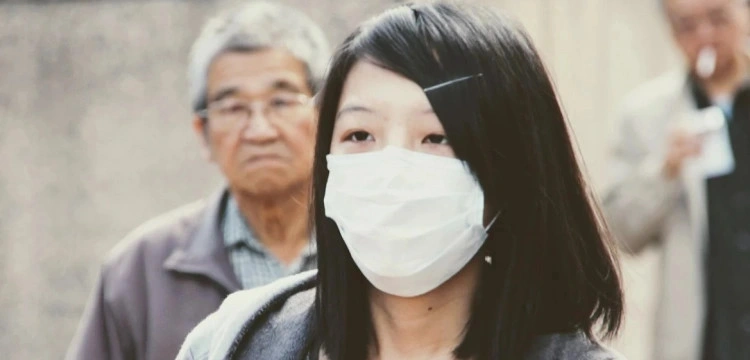 Władze Szanghaju grają koronawirusem. Mieszkańcy znów zamknięci w domach