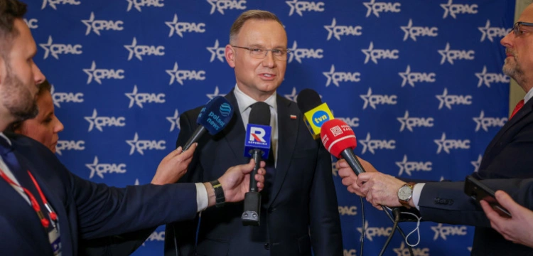 W PiS komentują nową pracę Dudy. „Nie waliłoby to tak po oczach”