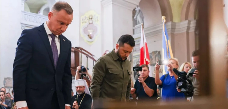 Duda i Zełenski oddali hołd ofiarom Rzezi Wołyńskiej