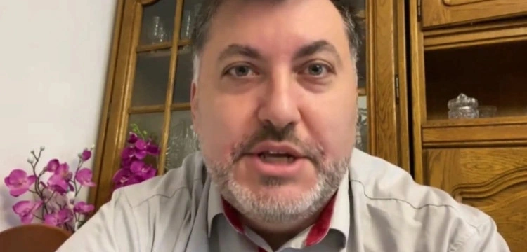 Były poseł Konfederacji żali się u pastora Chojeckiego na "uprzywilejowanie" Kościoła katolickiego