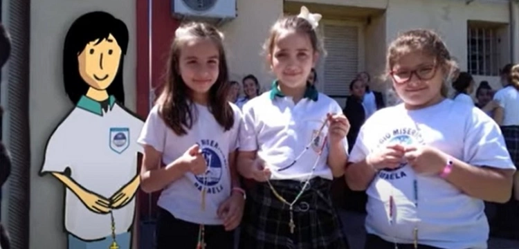 Dziś dzieci z całego świata modlą się na różańcu