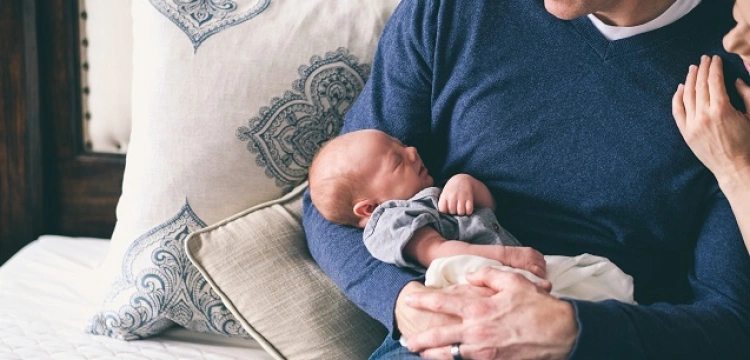 Rząd przyjął projekt noweli kodeksu pracy dot. zwiększenia wymiaru urlopu rodzicielskiego