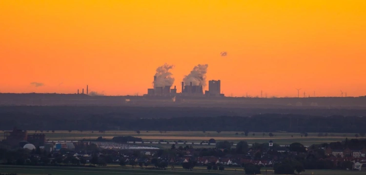 „Polska na granicy blackoutu”. Niepokojące doniesienia o wyłączeniach bloków