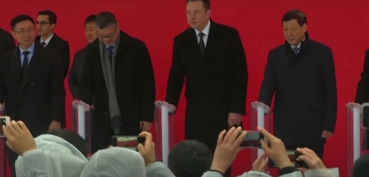 Musk zapowiada przełom w AI. Jego produkty mają przewyższyć ludzką inteligencję już do 2029 roku