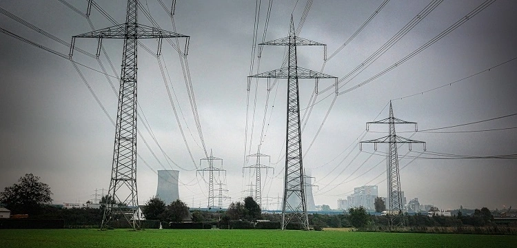 Sejm przyjął ustawę ws. maksymalnych cen energii dla MŚP, rolników, samorządów i gospodarstw domowych