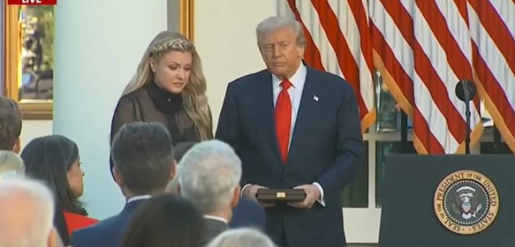 Donald Trump pośmiertnie uhonorował Charliego Kirka Prezydenckim Medalem Wolności