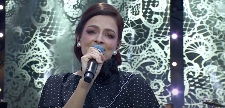 Wystąpiła na koncercie „Murem za polskim mundurem”. Hejtowana piosenkarka odpowiada: „Wcale mi nie wstyd”