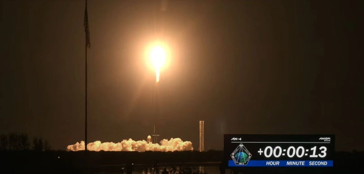 Polak w kosmosie! Rakieta Falcon 9 wystartowała