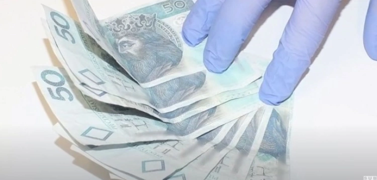 Fałszywy pracownik banku wyłudził prawie 50 tys. złotych