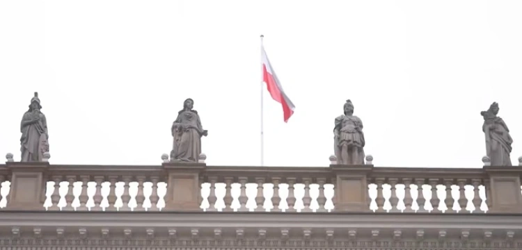 Nowa prezydencka ceremonia flagi Polski rusza od 3 stycznia 2026