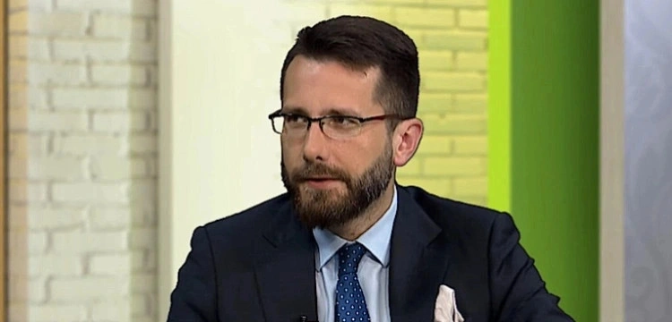 Radosław Fogiel: Polska chce zbudować wewnątrz UE koalicję, która wbrew Niemcom wprowadzi zakaz wydawania wiz dla Rosjan