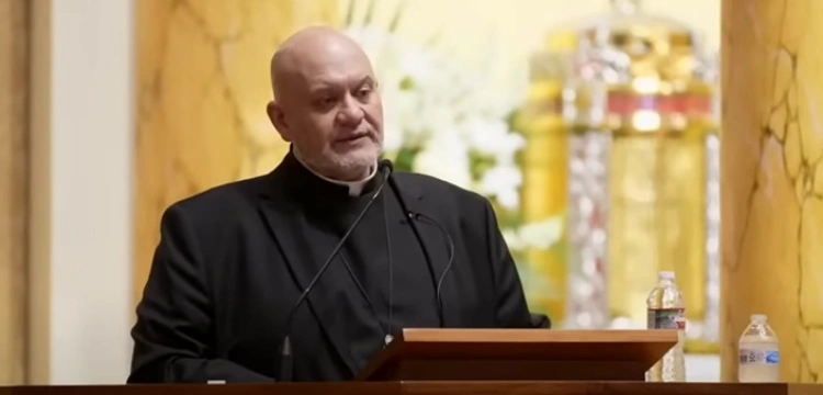 Sąd oczyszcza znanego egzorcystę z zarzutów