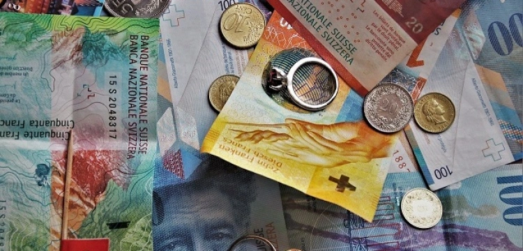 ZBP opowiada się za ustawowym rozwiązaniem kwestii rozliczeń banków i kredytobiorców CHF