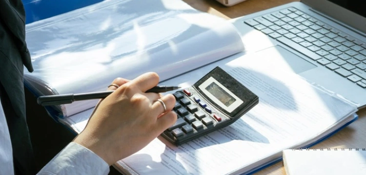 Cash flow w firmie z flotą – jak uniknąć zamrażania kapitału? [Materiał promocyjny]