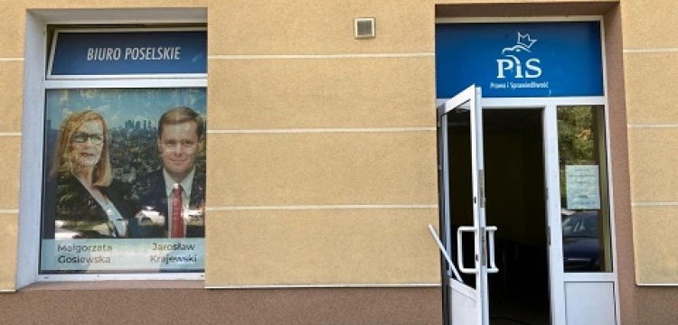 Krajewski o zniszczeniu biuro wicemarszałek Gosiewskiej i swojego: Mocne przesłanki polityczne. Czy to efekt nagonki Tuska?