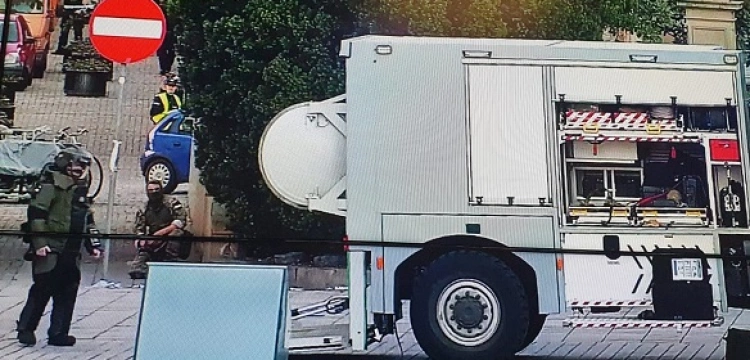 PILNA ewakuacja części Krakowskiego Przedmieścia w Warszawie