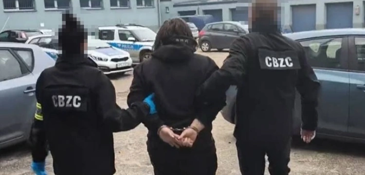Podszywali się pod funkcjonariuszy policji, cbśp, cba i prokuratury – zatrzymano 5 osób