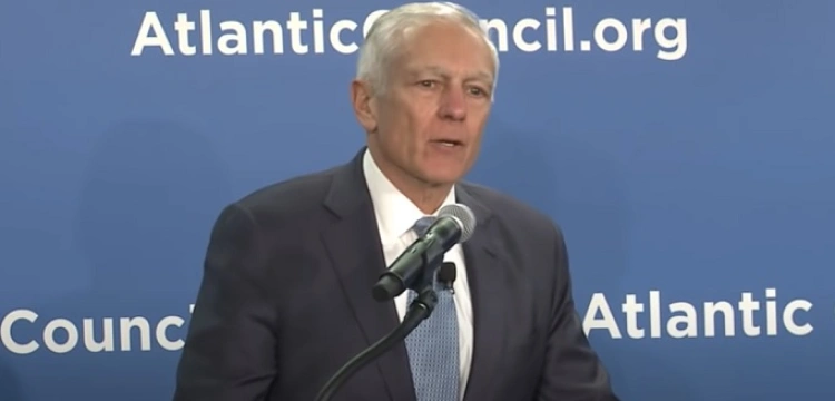 Były dowódca NATO w Europie: Tylko interwencja NATO zatrzyma wojnę na Ukrainie [Wideo]