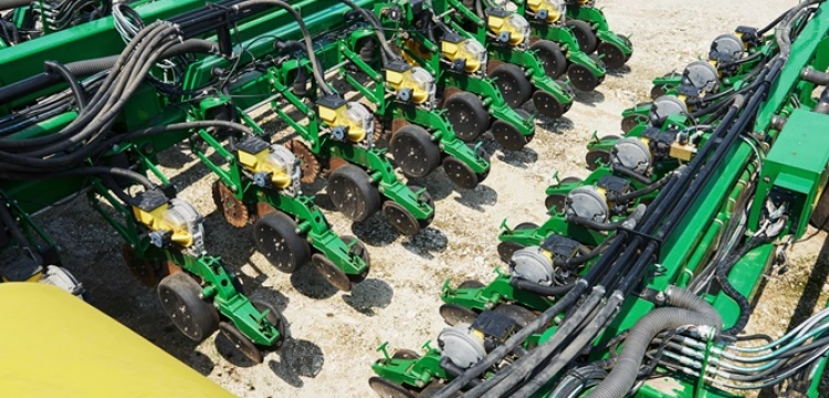Które części rolnicze w maszynach najczęściej się wymienia?
