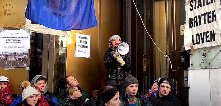 Greta Thunberg walczy z wiatrakami… dosłownie!