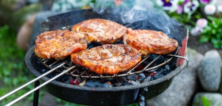 Jak sobota i długi weekend, to pikantne steki z grilla