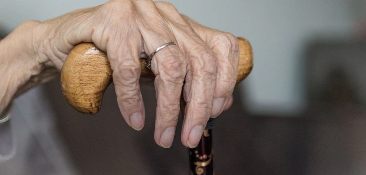 W Polsce żyje obecnie 2200 stulatków. Dostaną nagrodę