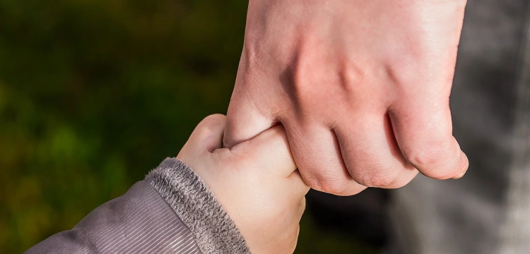 Ks. Sławomir Kostrzewa: Nie unikaj krzyża wychowywania dzieci