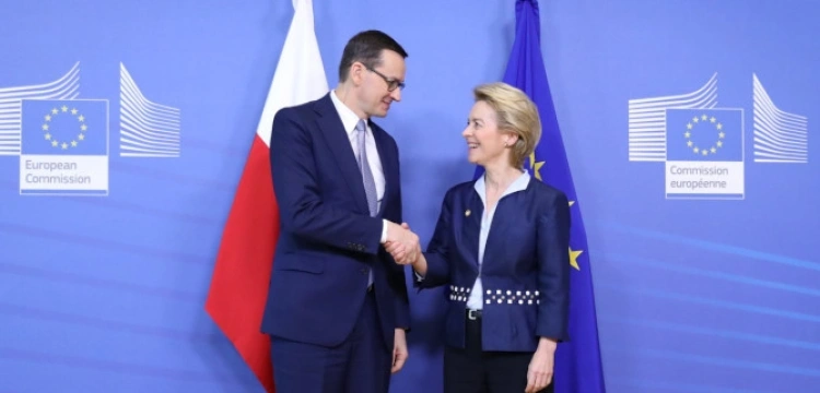 Sondaż: Polacy popierają kompromis z UE w sprawie Funduszu Odbudowy
