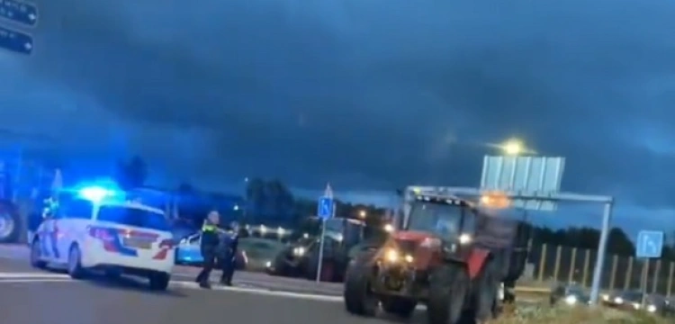 Smoliński: W "praworządnej" Holandii policja strzela z broni do rolników
