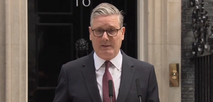 Na Wyspach znowu chaos. Keir Starmer podał się do dymisji