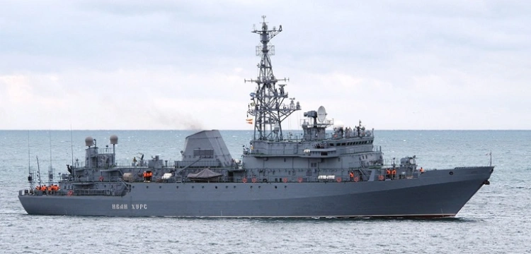 Atak dronów na rosyjski okręt zwiadowczy na Morzu Czarnym