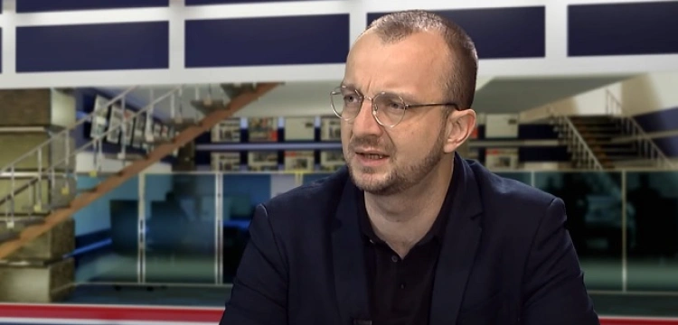 Maciejewski o polityce migracyjnej UE i zamieszkach we Francji: sterowane pod dyktando Moskwy