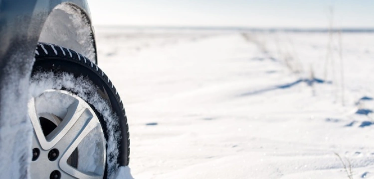 Jak wybrać idealne opony na sezon zimowy? To musisz wiedzieć​ [Matriał promocyjny]