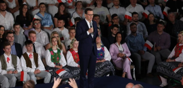 Premier: Popełniamy błędy, ale chcemy działać w interesie polskich obywateli