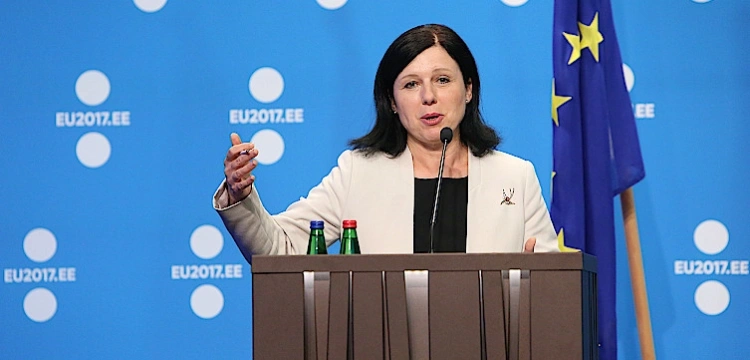 Niemieccy wydawcy krytykują fanaberie Jourovej. "Zniszczenie wolności prasy"