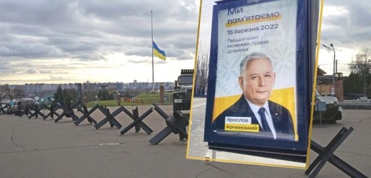 Kijów dziękuje Kaczyńskiemu i Morawieckiemu. Bilbordy w stolicy Ukrainy