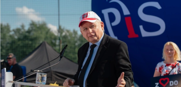 „Pamiętajcie o tym ryżym!”. Prezes PiS o zagrożeniach dla Polski