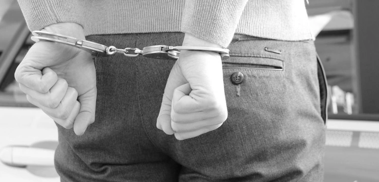 Cela plus: Chciał oszukać seniora na 40 tys. złotych. Trafił w ręce policji