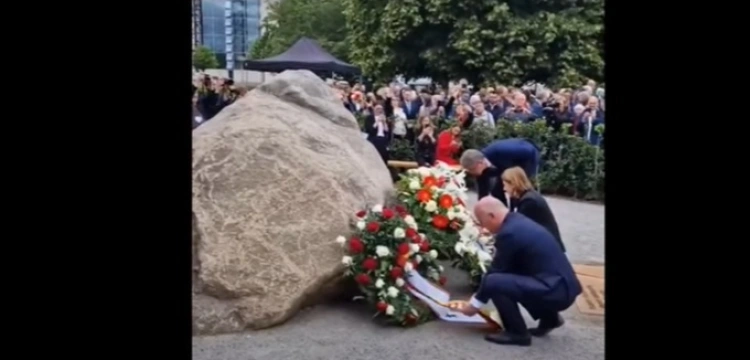 Niemiecka prasa o kamieniu dla Polaków: rząd powinien się wstydzić!
