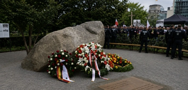 „Kamienie wołać będą”. SalonOwiec nie gryzie się w język po skandalu w Berlinie