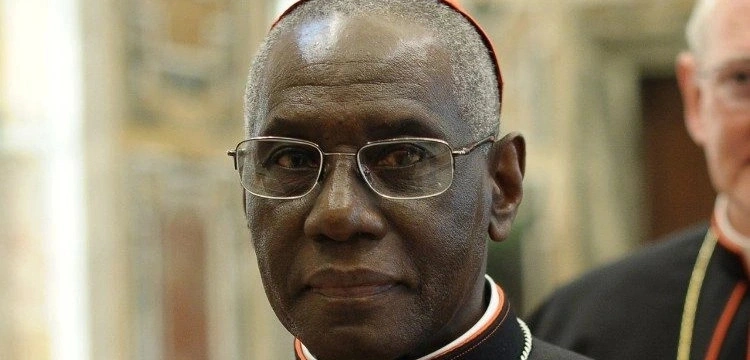 Kard. Sarah o Benedykcie XVI: Pamiętam jego łzy. Wierzę, że będzie ogłoszony Doktorem Kościoła