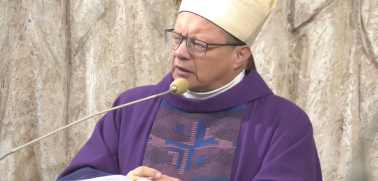 Kard. Ryś żegna się z wiernymi. „Nie wyobrażałem sobie, że będę musiał odejść”