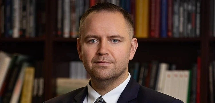 Spór o "ślubowanie" sędziów TK eskaluje. Andruszkiewicz: „To będzie zamach ustrojowy”