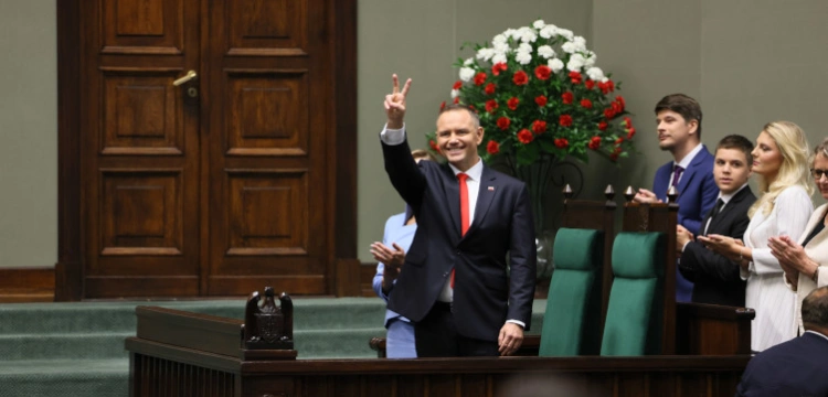 Niemcy: Nawrocki popiera „teorię spiskową”, że RFN celowo podrzuca Polsce migrantów